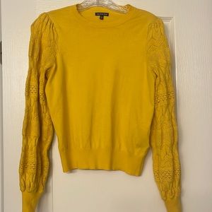 Women’s Yellow Sweater Size XS